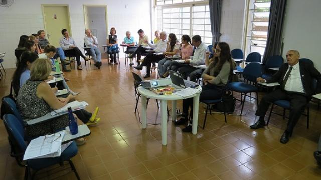 Reunião realizada em outubro para tentar destinar IR para idosos (Foto: Divulgação Câmara)
